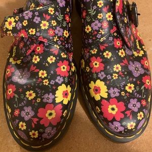 Beautiful DOC Martens floral Mary Janes sz 10